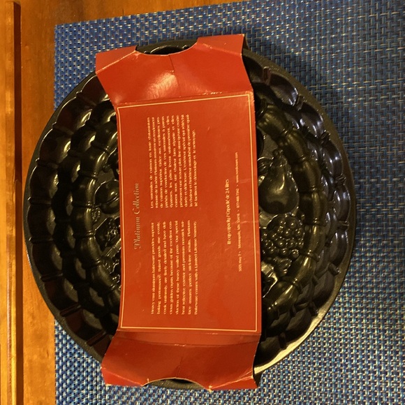 Nordic Ware Fancy MariAnne cake pan, new, made in USA, $75 on Amazon - Picture 4 of 6